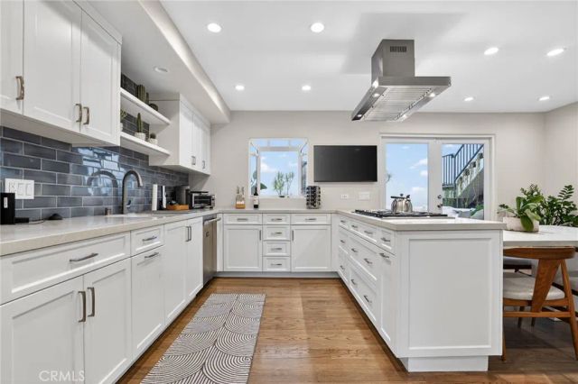 8374 Yucca Trail, Los Angeles, CA 90046