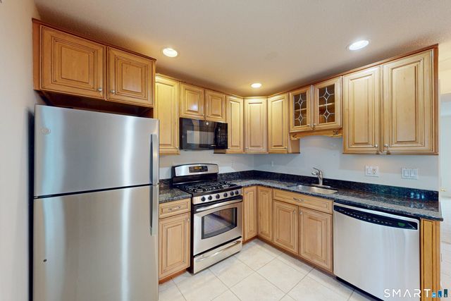 68 Virginia Avenue 14, Danbury, CT 06810