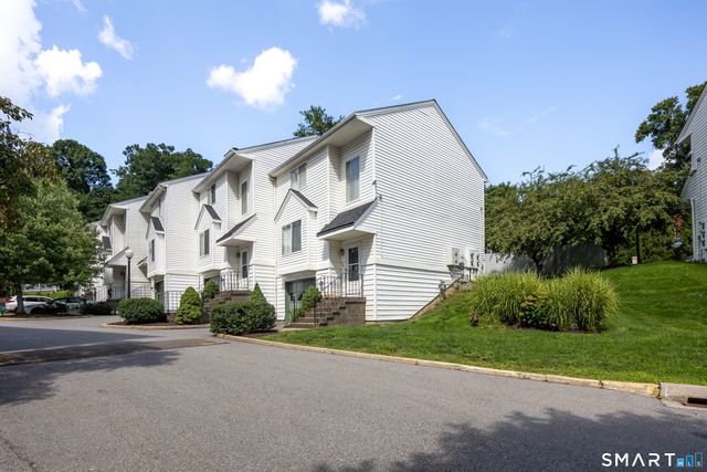 68 Virginia Avenue 14, Danbury, CT 06810