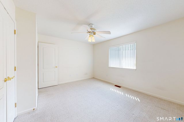 68 Virginia Avenue 14, Danbury, CT 06810
