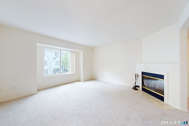 68 Virginia Avenue 14, Danbury, CT 06810
