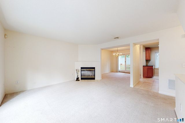 68 Virginia Avenue 14, Danbury, CT 06810