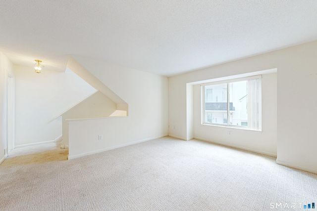 68 Virginia Avenue 14, Danbury, CT 06810