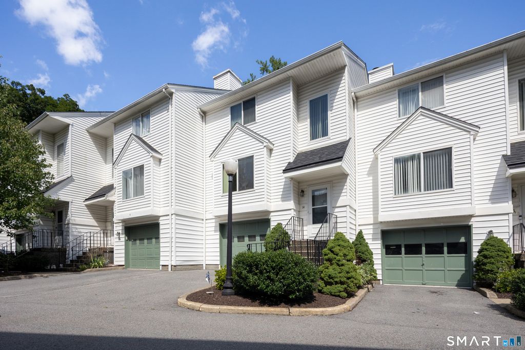 68 Virginia Avenue 14, Danbury, CT 06810