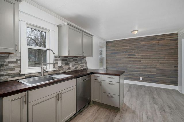 304 W 2nd Street, Miller, MO 65707