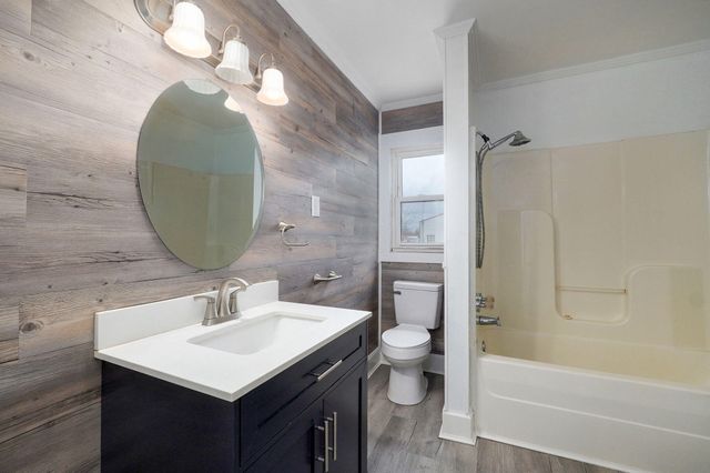 304 W 2nd Street, Miller, MO 65707