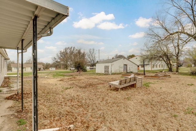 304 W 2nd Street, Miller, MO 65707