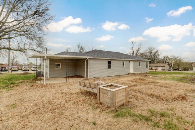 304 W 2nd Street, Miller, MO 65707
