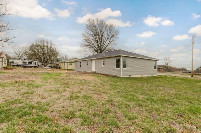 304 W 2nd Street, Miller, MO 65707