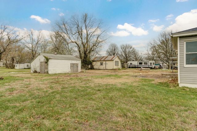 304 W 2nd Street, Miller, MO 65707