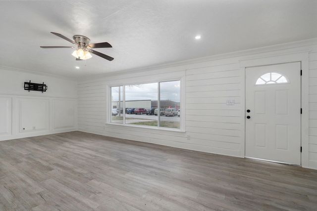 304 W 2nd Street, Miller, MO 65707