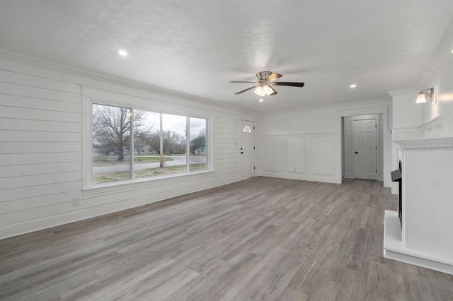 304 W 2nd Street, Miller, MO 65707