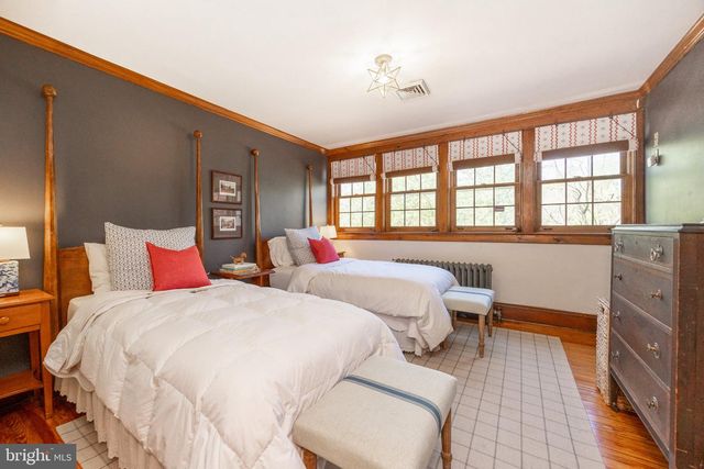 260 W EVERGREEN ST, West Grove, PA 19390