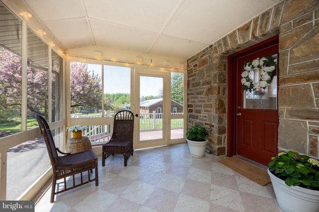 260 W EVERGREEN ST, West Grove, PA 19390