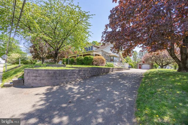 260 W EVERGREEN ST, West Grove, PA 19390