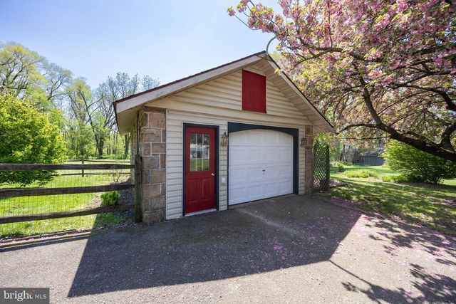 260 W EVERGREEN ST, West Grove, PA 19390