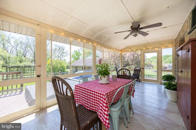 260 W EVERGREEN ST, West Grove, PA 19390