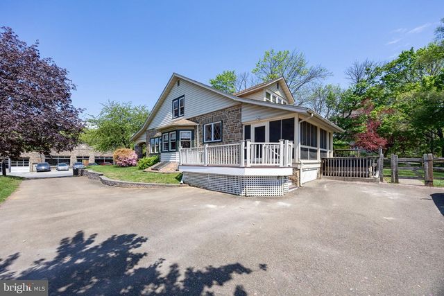 260 W EVERGREEN ST, West Grove, PA 19390