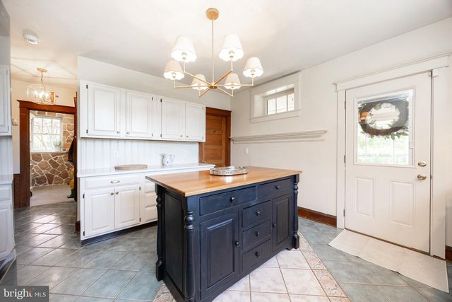 260 W EVERGREEN ST, West Grove, PA 19390