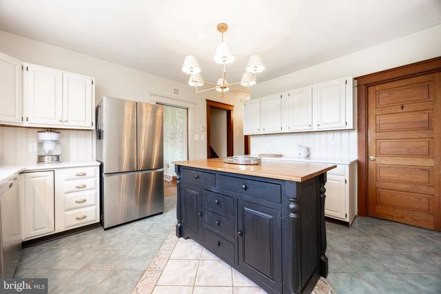 260 W EVERGREEN ST, West Grove, PA 19390