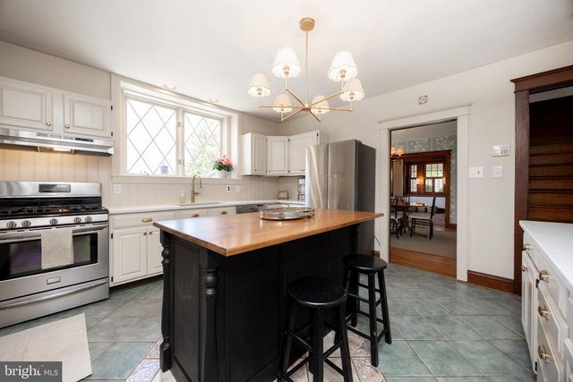 260 W EVERGREEN ST, West Grove, PA 19390