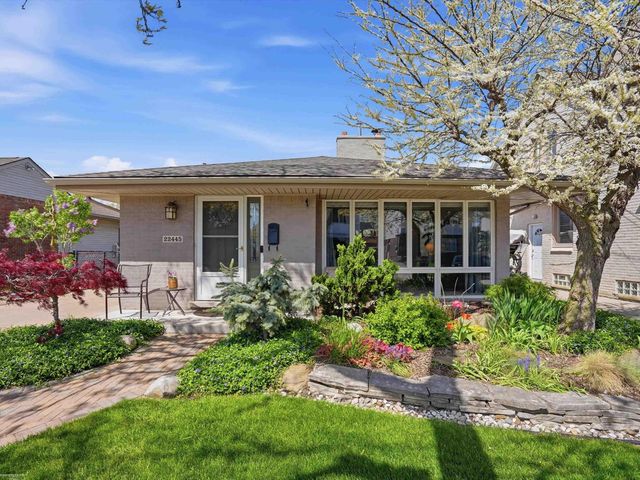 22445 Lange Street, St Clair Shores, MI 48080
