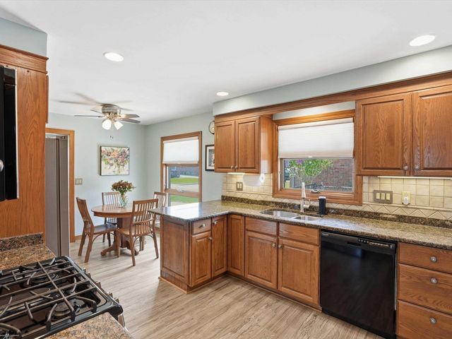 22445 Lange Street, St Clair Shores, MI 48080