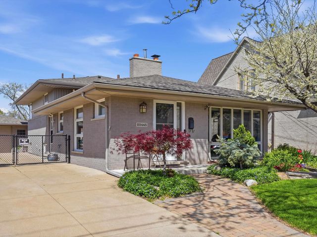 22445 Lange Street, St Clair Shores, MI 48080