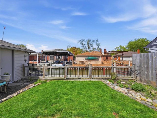 22445 Lange Street, St Clair Shores, MI 48080