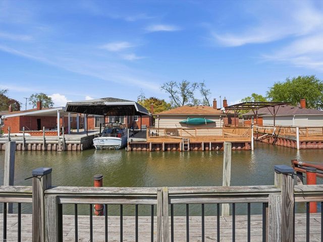 22445 Lange Street, St Clair Shores, MI 48080