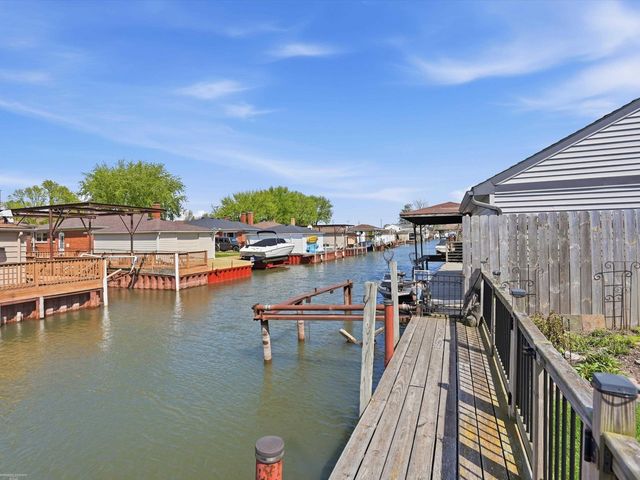 22445 Lange Street, St Clair Shores, MI 48080