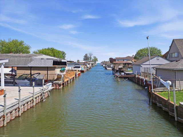 22445 Lange Street, St Clair Shores, MI 48080