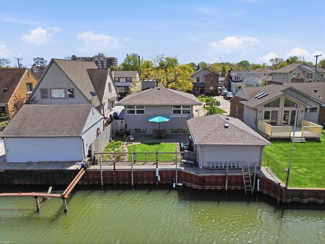 22445 Lange Street, St Clair Shores, MI 48080