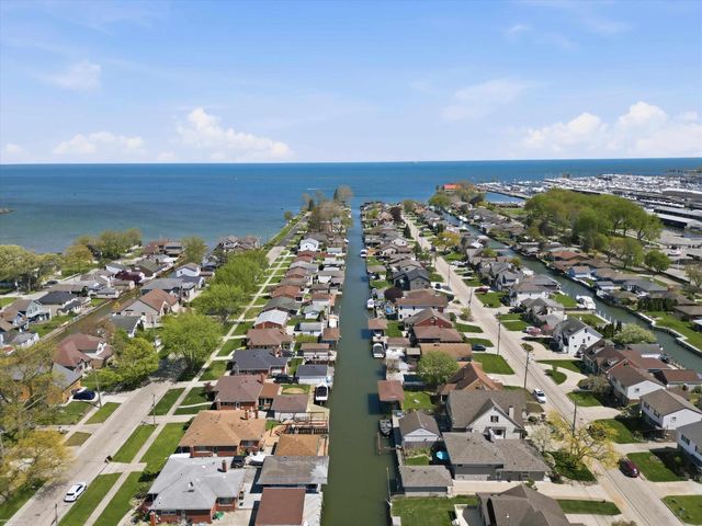 22445 Lange Street, St Clair Shores, MI 48080