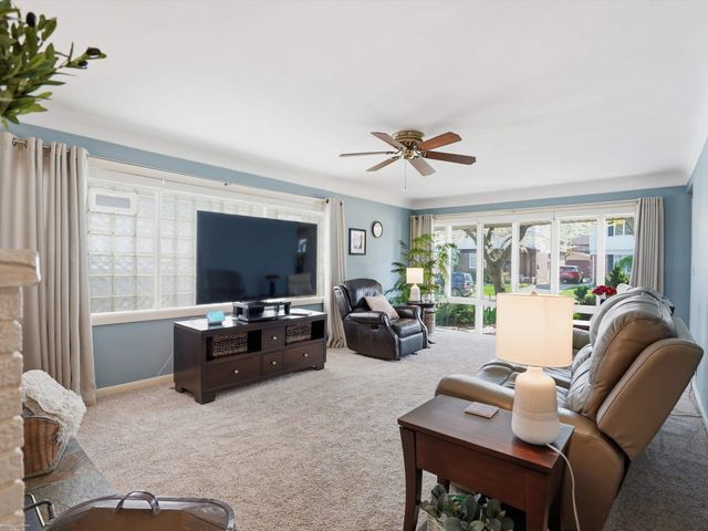 22445 Lange Street, St Clair Shores, MI 48080