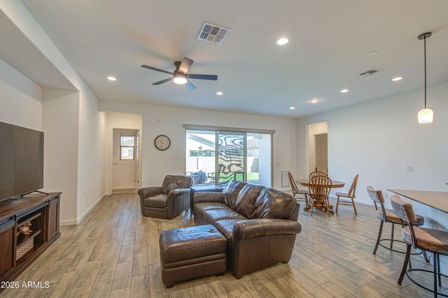 3964 E KENLEY Lane, San Tan Valley, AZ 85143