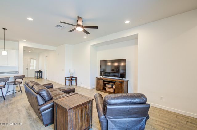 3964 E KENLEY Lane, San Tan Valley, AZ 85143