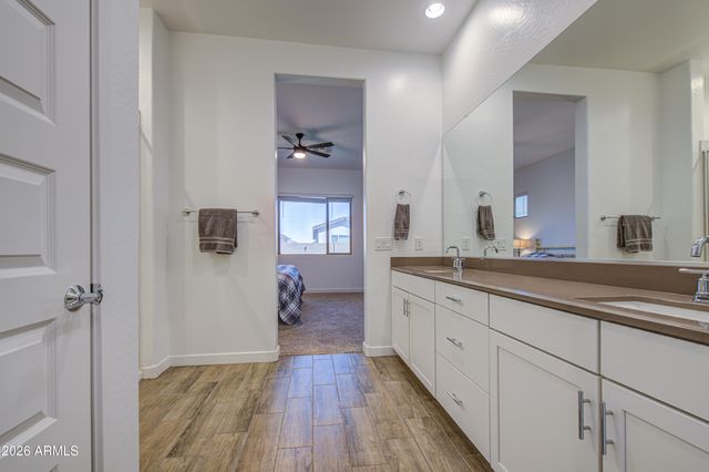 3964 E KENLEY Lane, San Tan Valley, AZ 85143