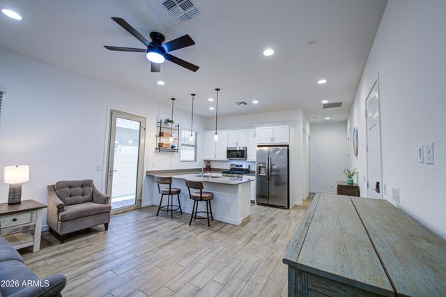 3964 E KENLEY Lane, San Tan Valley, AZ 85143