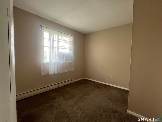 19 Coach Circle 6, Naugatuck, CT 06770