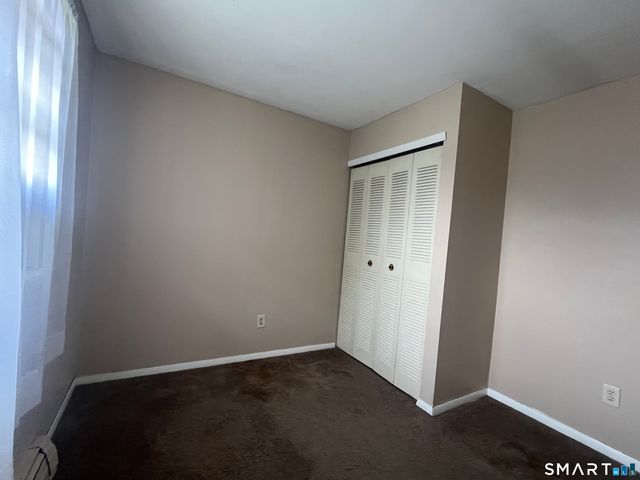 19 Coach Circle 6, Naugatuck, CT 06770