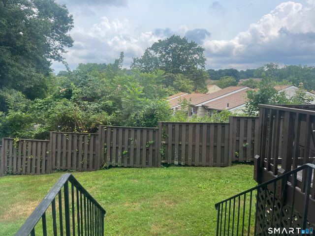 19 Coach Circle 6, Naugatuck, CT 06770
