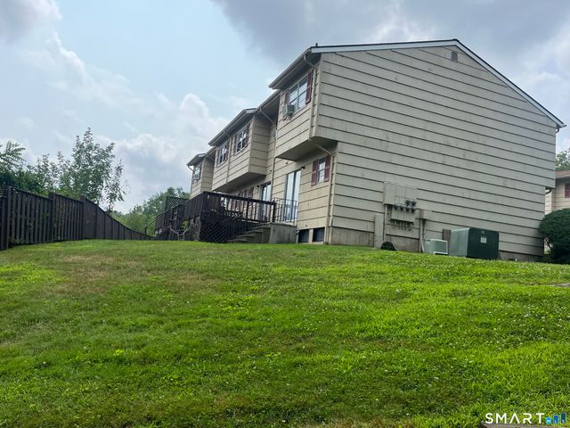 19 Coach Circle 6, Naugatuck, CT 06770