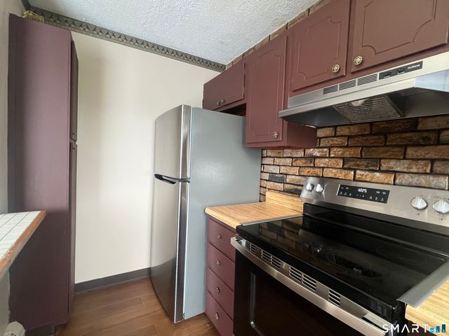 19 Coach Circle 6, Naugatuck, CT 06770