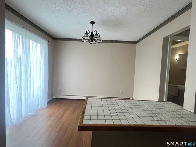 19 Coach Circle 6, Naugatuck, CT 06770