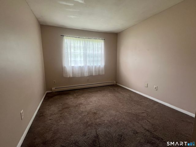 19 Coach Circle 6, Naugatuck, CT 06770