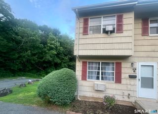 19 Coach Circle 6, Naugatuck, CT 06770