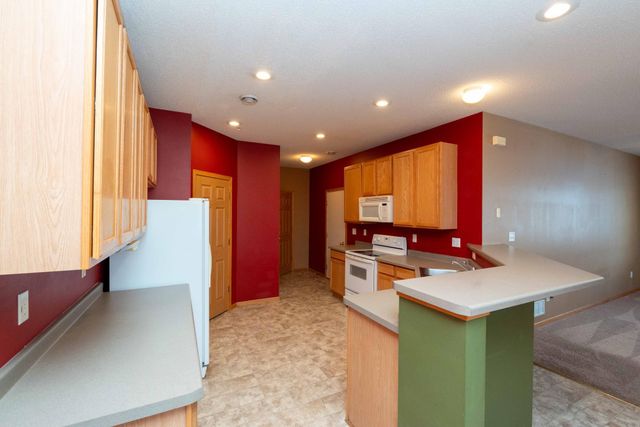 4781 Blaine Avenue 408, Inver Grove Heights, MN 55076