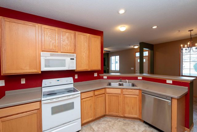 4781 Blaine Avenue 408, Inver Grove Heights, MN 55076