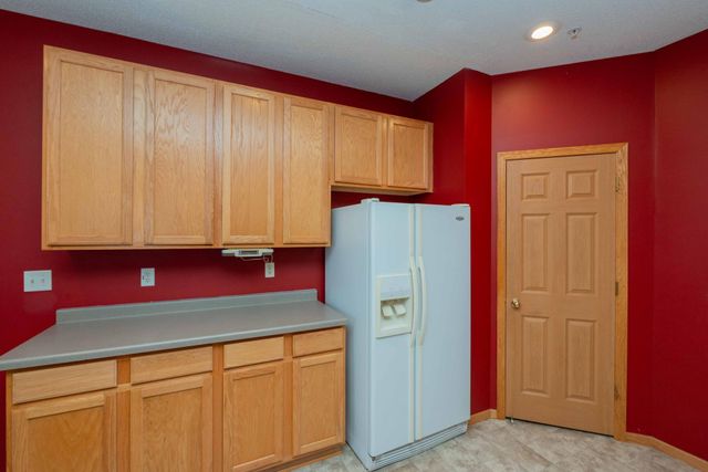 4781 Blaine Avenue 408, Inver Grove Heights, MN 55076